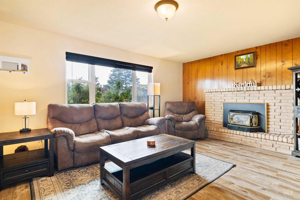 Photo of 1969 9th Ave E, Twin Falls, ID 83301 (MLS # 98983240)