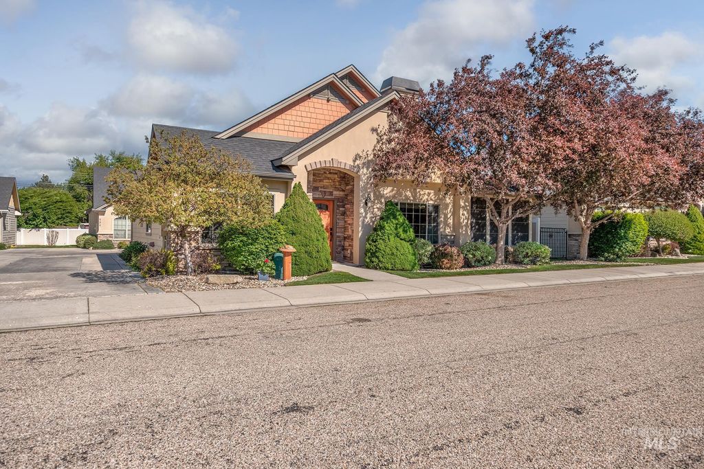 Photo of 544 S Whiperwood Way, Boise, ID 83709 (MLS # 98984987)