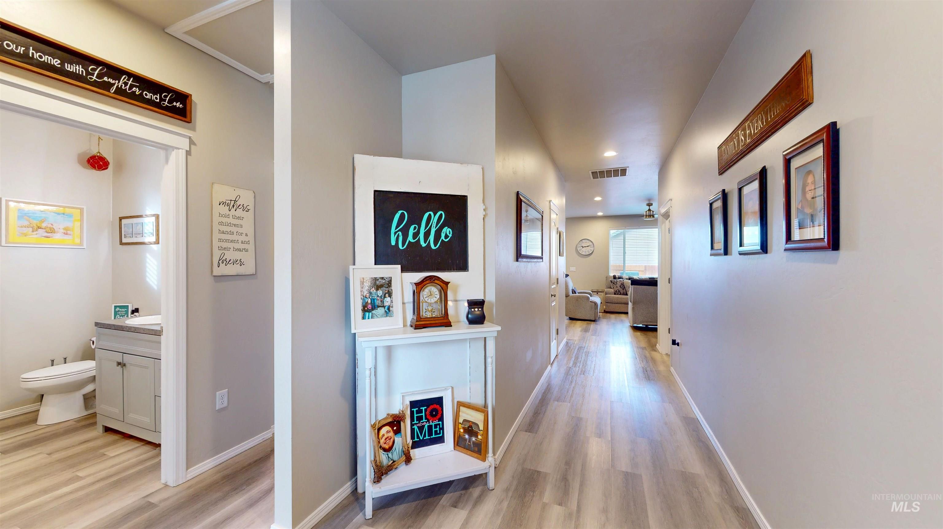 1103 Meadow Lake Loop