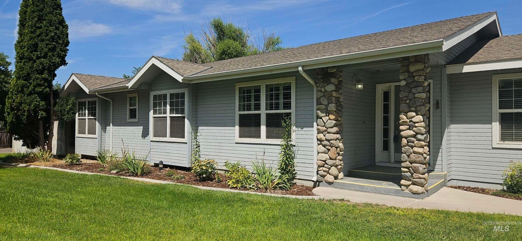 Photo of 1741 Pomerelle Drive, Twin Falls, ID 83301 (MLS # 98998890)