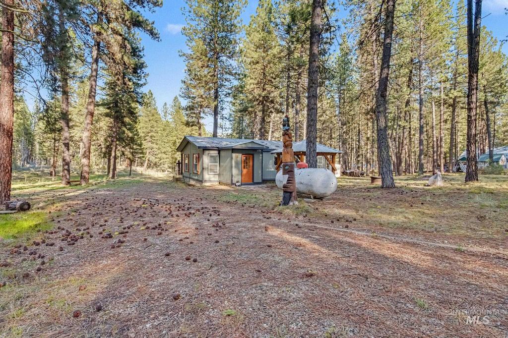 Photo of 35 Hiatt Circle, Idaho City, ID 83631 (MLS # 98982322)