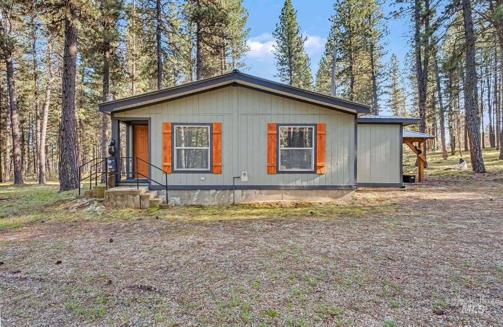 Photo of 35 Hiatt Circle, Idaho City, ID 83631 (MLS # 98982322)
