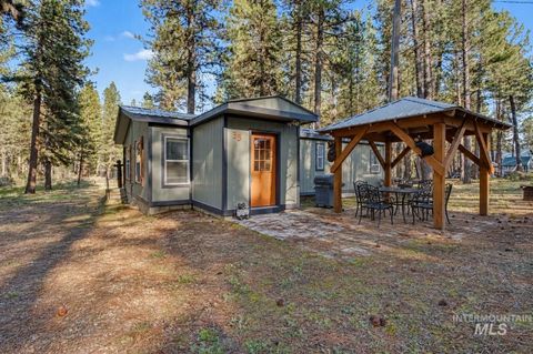 Photo of 35 Hiatt Circle, Idaho City, ID 83631 (MLS # 98982322)