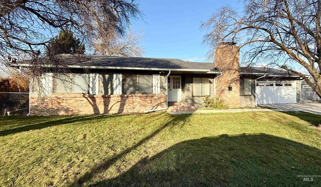 Photo of 2405 Roosevelt Street, Caldwell, ID 83605 (MLS # 98968529)