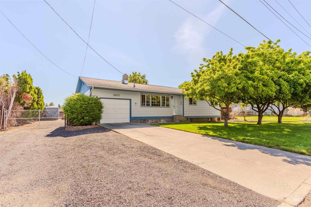 Photo of 3815 14th Street, Lewiston, ID 83501 (MLS # 98968218)
