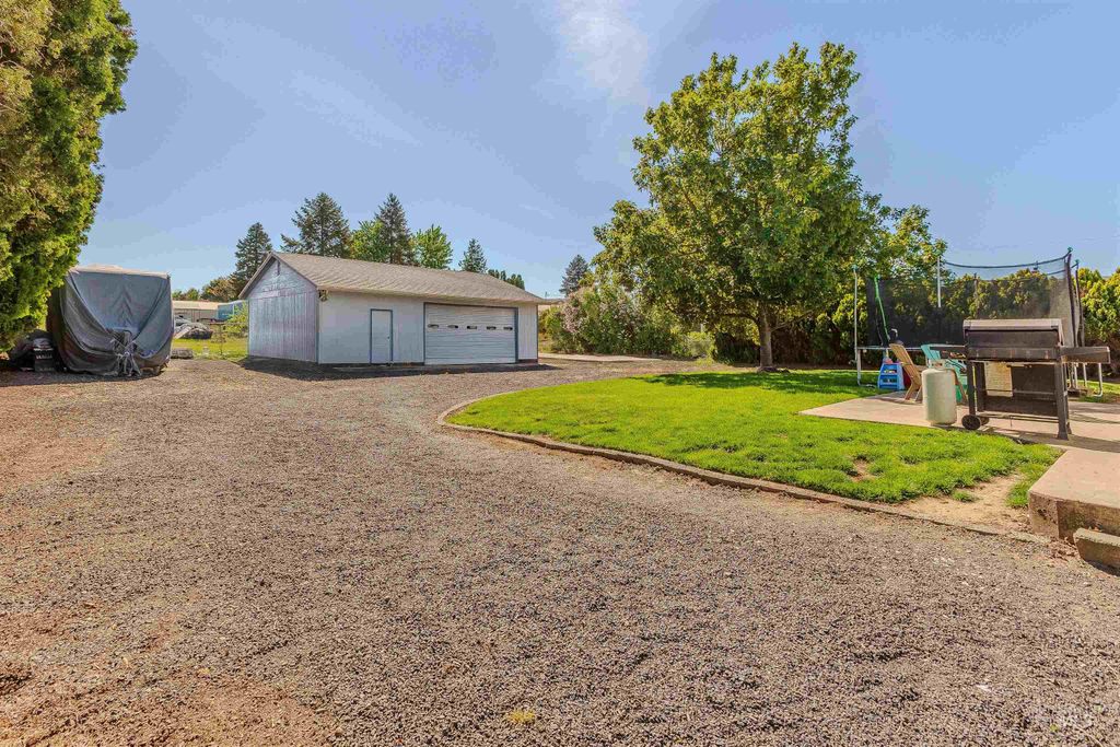 Photo of 3815 14th Street, Lewiston, ID 83501 (MLS # 98968218)