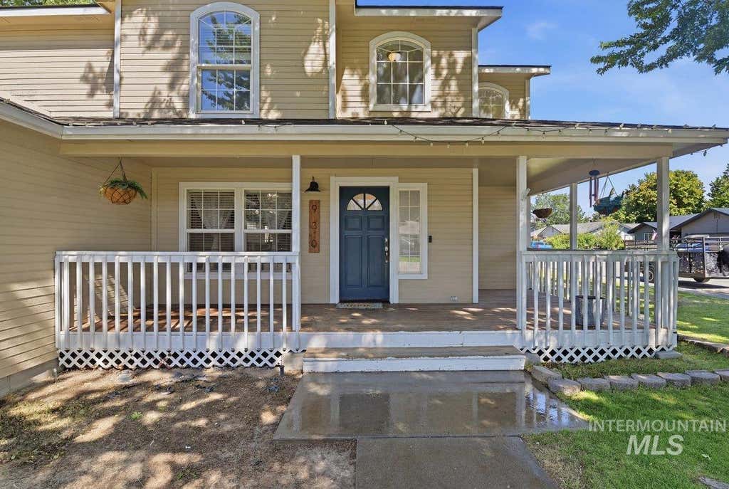 Photo of 930 N 14th E, Mountain Home, ID 83647 (MLS # 98992015)