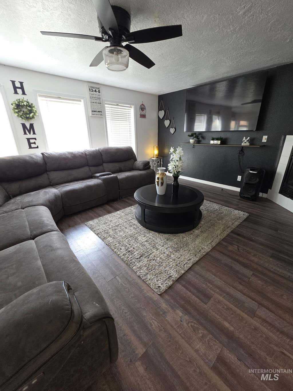 Photo of 930 N 14th E, Mountain Home, ID 83647 (MLS # 98992015)