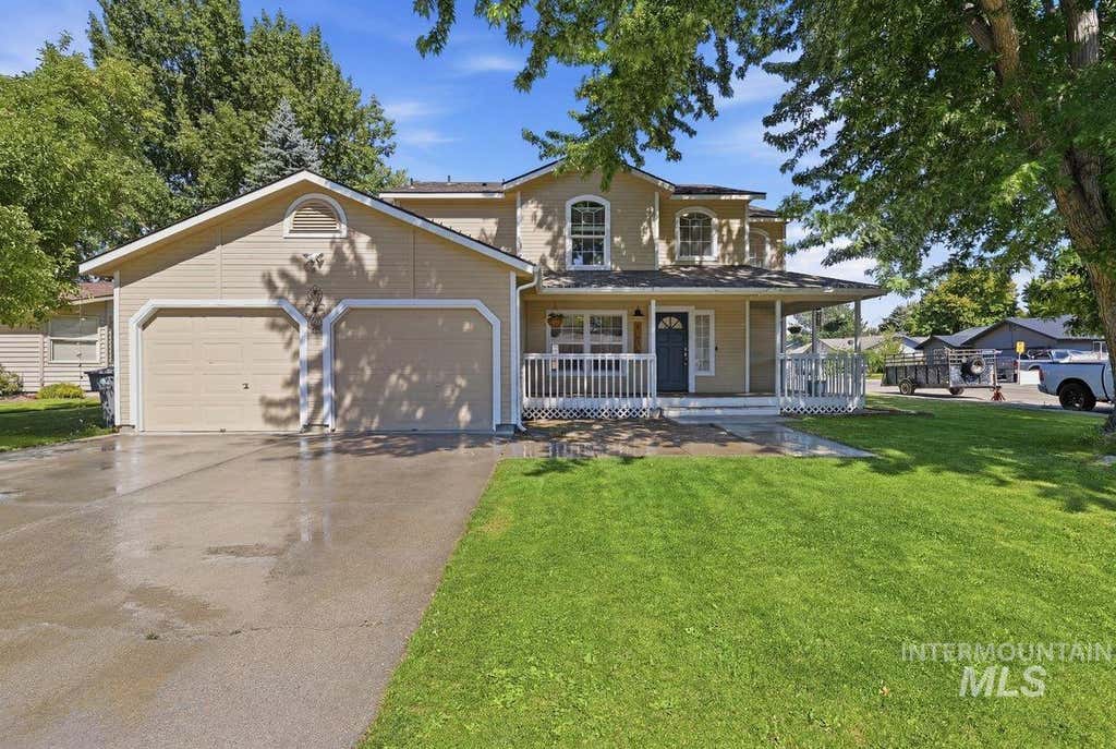 Photo of 930 N 14th E, Mountain Home, ID 83647 (MLS # 98992015)