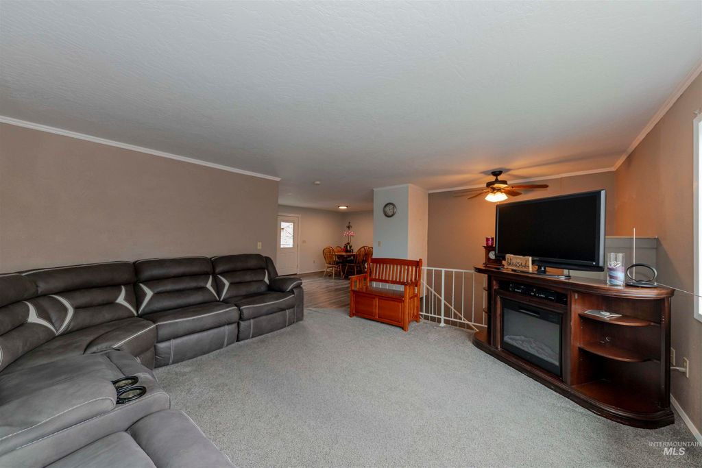 Photo of 930 Preston Ave, Lewiston, ID 83501 (MLS # 98969136)