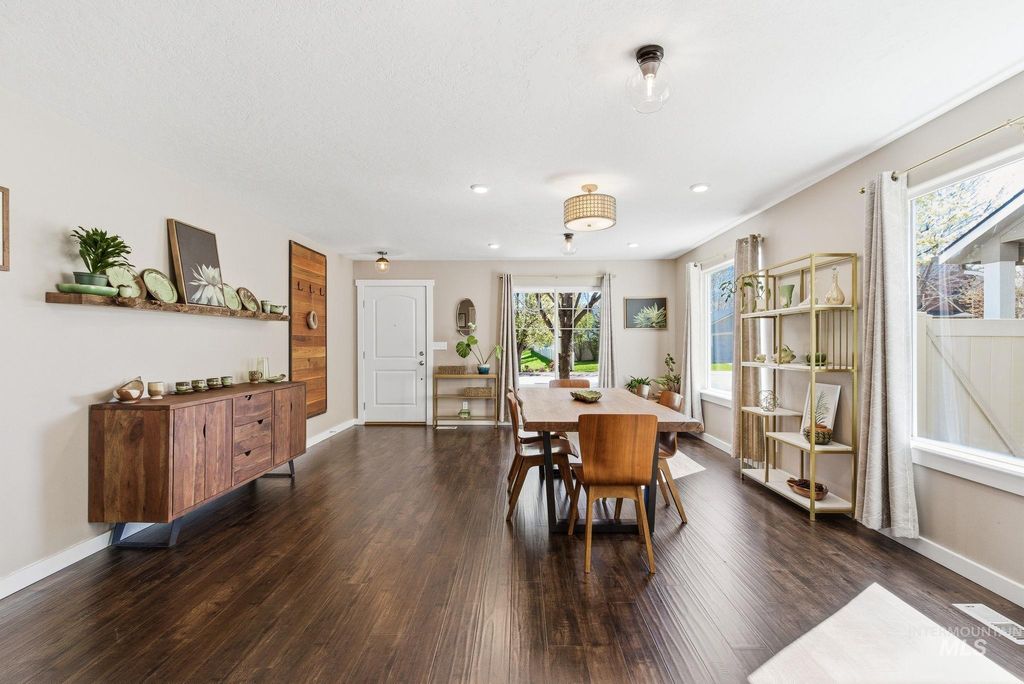 Photo of 3903 S Picasso Ave, Meridian, ID 83642 (MLS # 98981470)