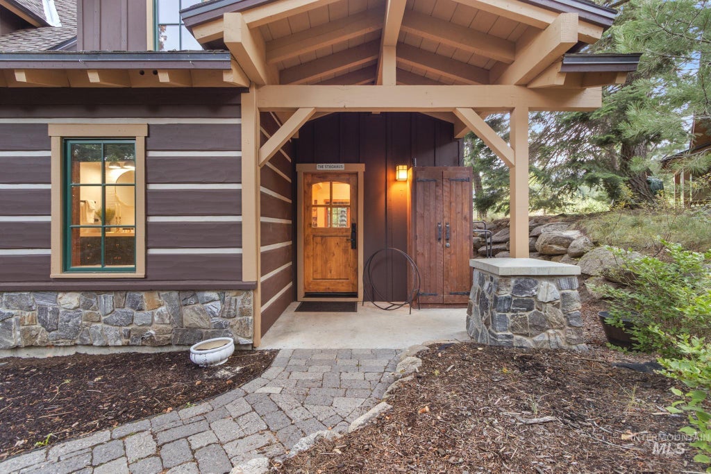 Photo of 7 Golden Bench, Donnelly, ID 83615 (MLS # 99002795)