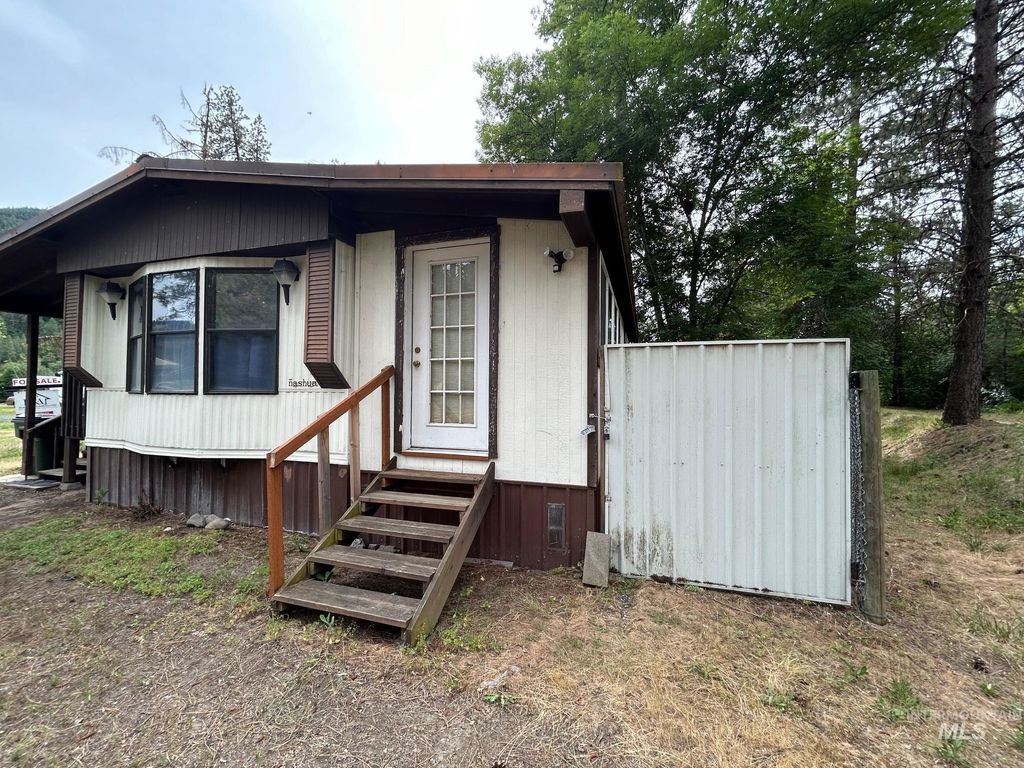 Photo of 17 Chinook Lane, Orofino, ID 83544 (MLS # 98984719)