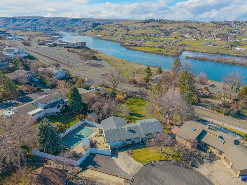 Photo of 3430 Meadowlark Drive, Lewiston, ID 83501 (MLS # 98975700)