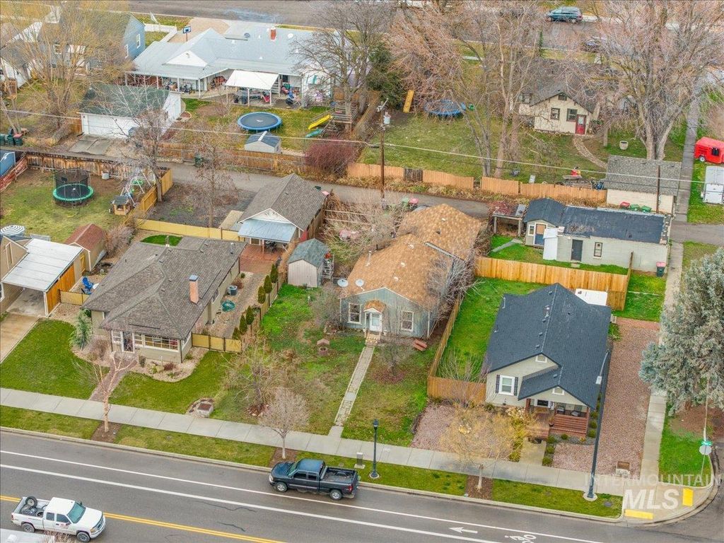 Photo of 432 E Pine, Meridian, ID 83642 (MLS # 98976120)