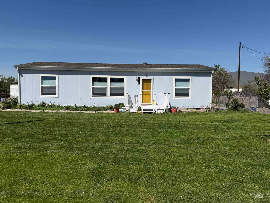 Photo of 875 Eaton Rd, Weiser, ID 83672 (MLS # 98984543)