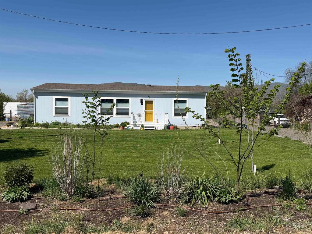 Photo of 875 Eaton Rd, Weiser, ID 83672 (MLS # 98984543)
