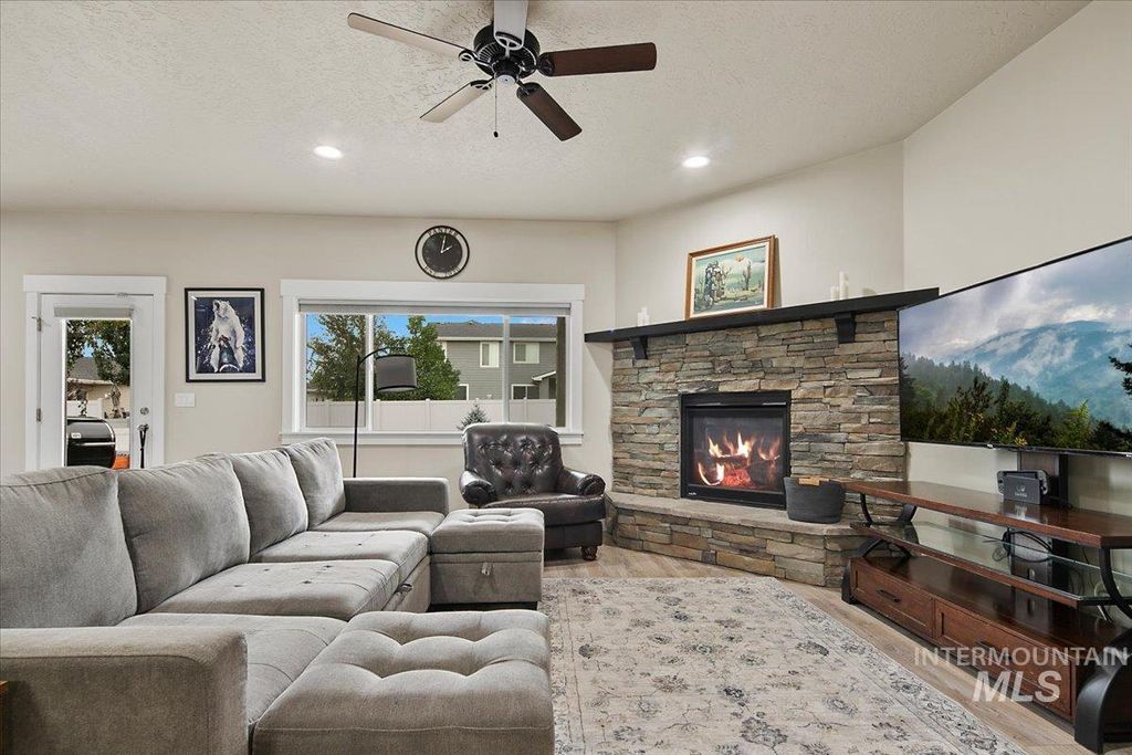 Photo of 5360 W Grand Rapids St, Meridian, ID 83646 (MLS # 98974481)