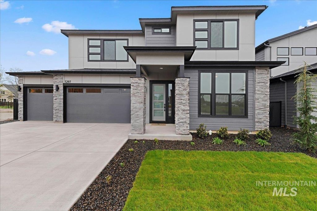 Photo of 1297 W Malbar St, Meridian, ID 83646 (MLS # 98984213)