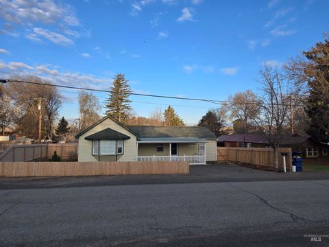 Photo of 330 East Ave. S Ave, Hagerman, ID 83332 (MLS # 98942680)