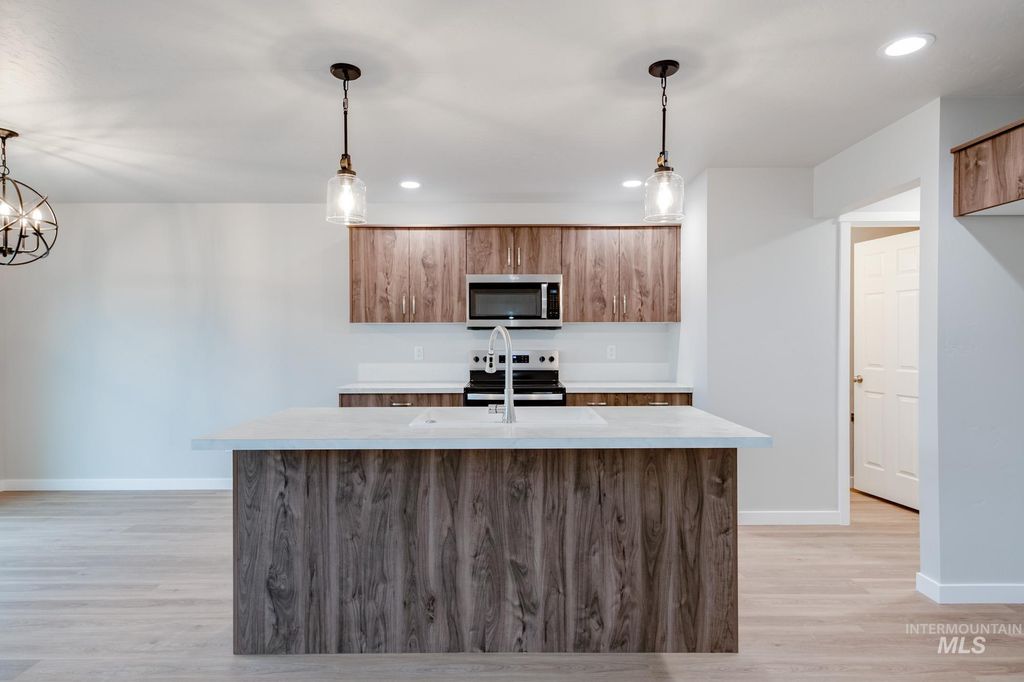 Photo of 2534 W Fallon Lp, Nampa, ID 83651 (MLS # 98968411)