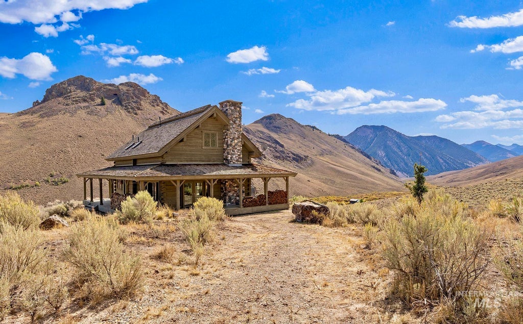 Photo of 4777 Twin Bridges Rd, Mackay, ID 83251 (MLS # 99001254)
