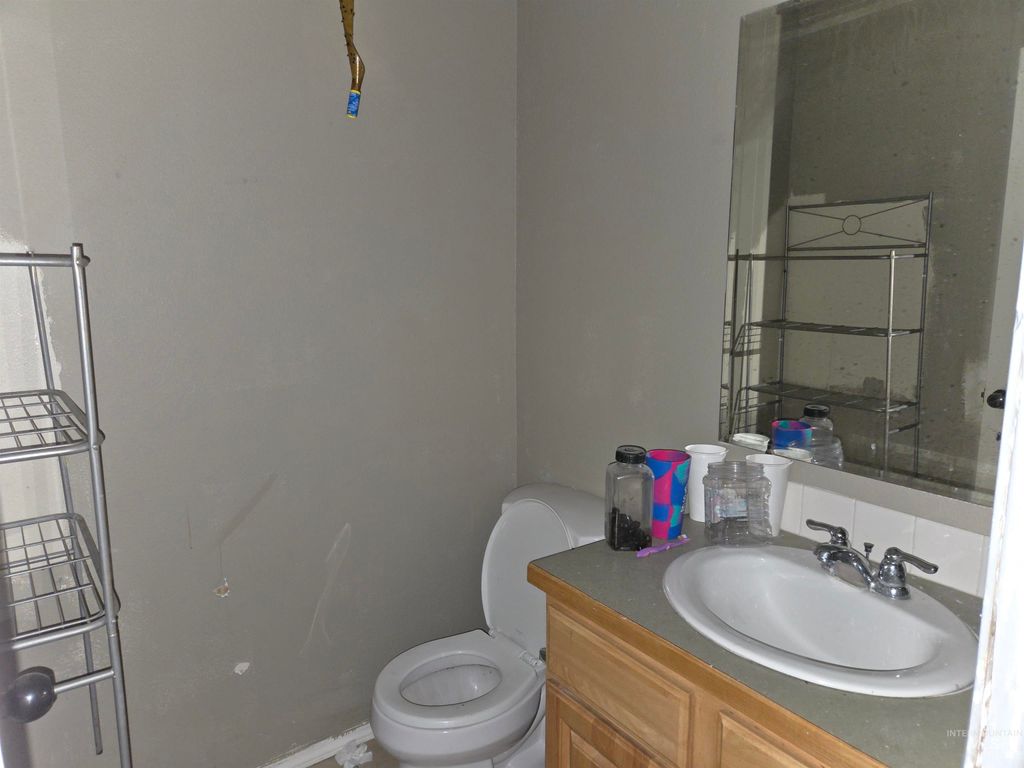 Photo of 3013 Arcadian Dr, Caldwell, ID 83605 (MLS # 98970401)