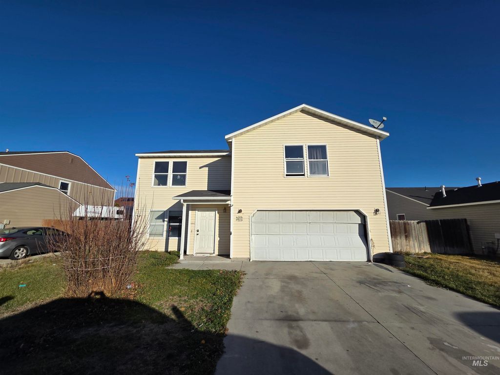 Photo of 3013 Arcadian Dr, Caldwell, ID 83605 (MLS # 98970401)