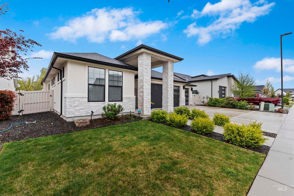 Photo of 4163 E Fratello St, Meridian, ID 83642 (MLS # 98982313)