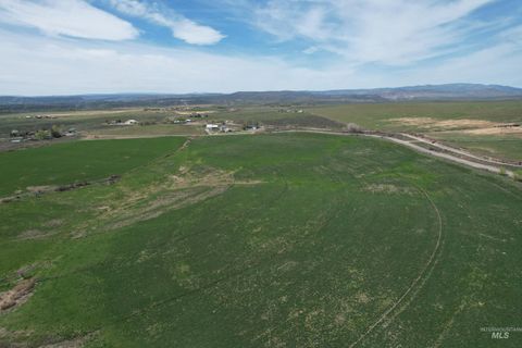Photo of 0 Greenfield Road, Vale, OR 97918 (MLS # 98981647)
