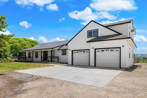 Photo of 1415 Morehouse, Emmett, ID 83617 (MLS # 98948107)