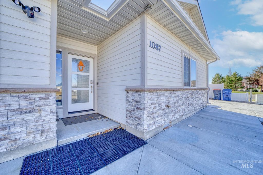 Photo of 1087 Easy Avenue, Twin Falls, ID 83301 (MLS # 98968604)