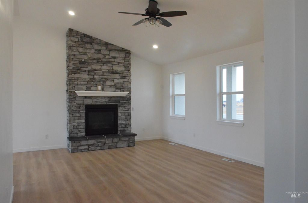 Photo of 45 Sunset Loop, Jerome, ID 83338 (MLS # 98957645)