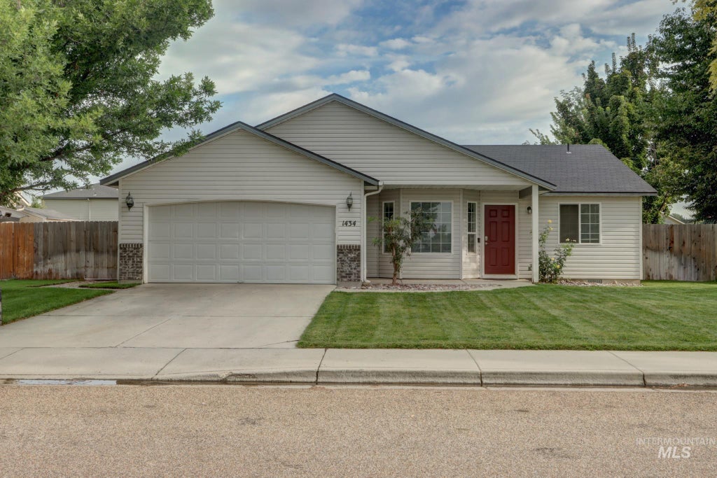 Photo of 1434 Peregrine Drive, Middleton, ID 83644 (MLS # 98999489)