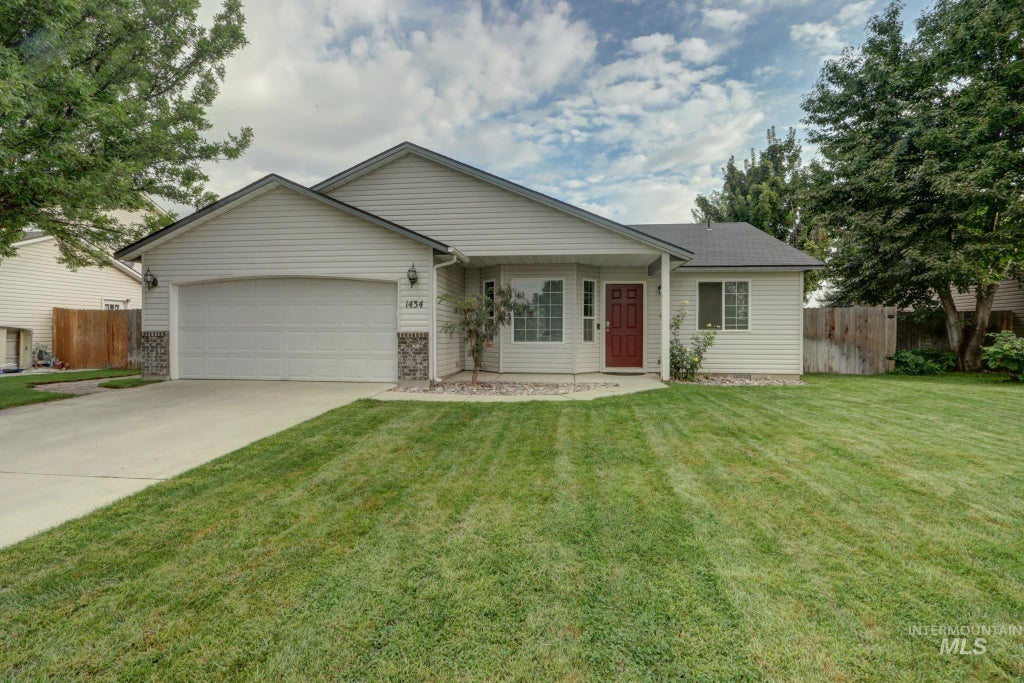 Photo of 1434 Peregrine Drive, Middleton, ID 83644 (MLS # 98999489)
