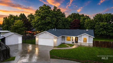 Photo of 1803 Poplar St, Caldwell, ID 83605 (MLS # 98985883)