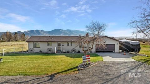 Photo of 411 Mountain View Lane, Burley, ID 83318 (MLS # 98976742)