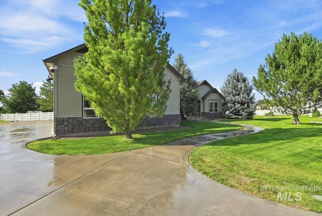 Photo of 14469 Bighorn Dr, Nampa, ID 83651 (MLS # 99000490)