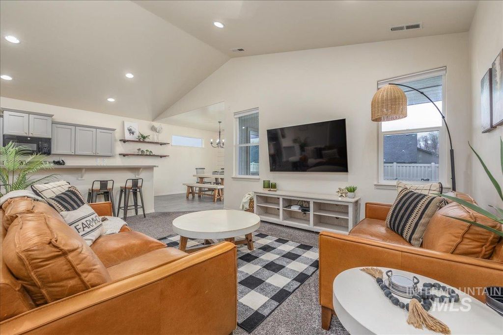 Photo of 2213 E Elm Grove Dr, Nampa, ID 83686 (MLS # 98972897)