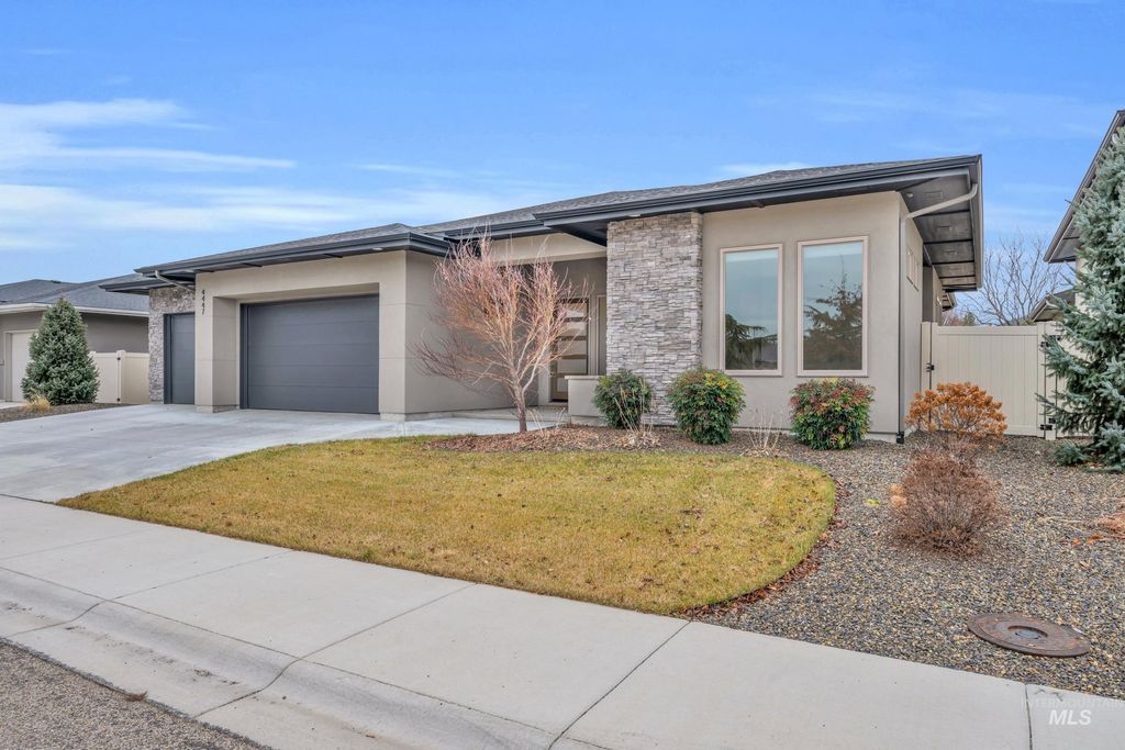 Photo of 4447 E Copper Point Dr, Meridian, ID 83642 (MLS # 98972579)
