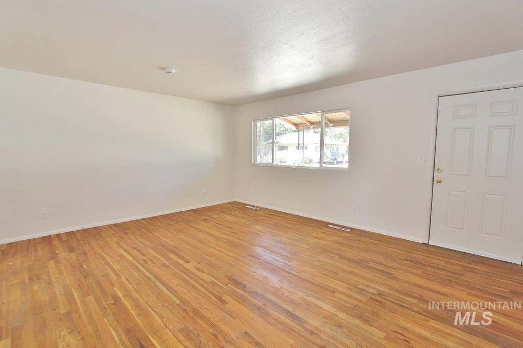 Photo of 2114 Fry St, Boise, ID 83704 (MLS # 98990847)