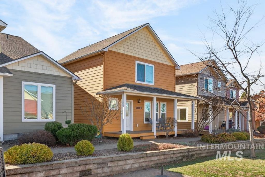 Photo of 1342 Bristol, Moscow, ID 83843 (MLS # 98977426)