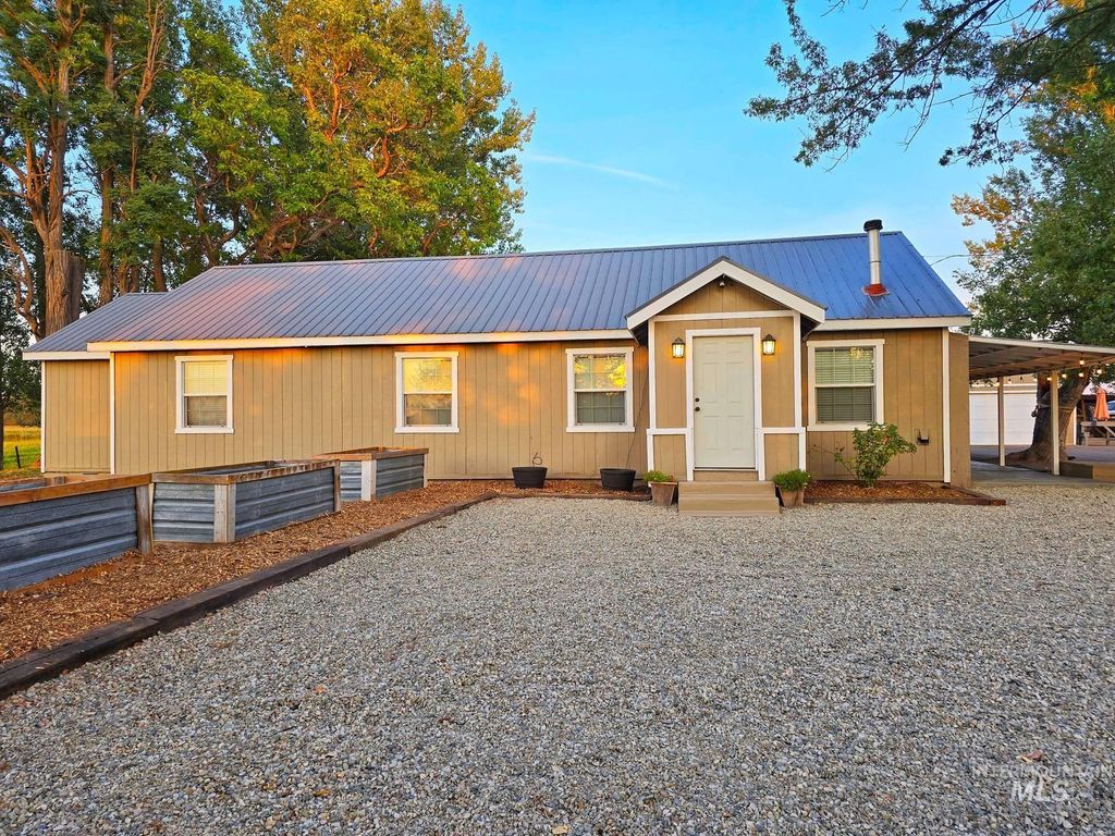 Photo of 4800 Freemont Rd, New Plymouth, ID 83655 (MLS # 98976906)