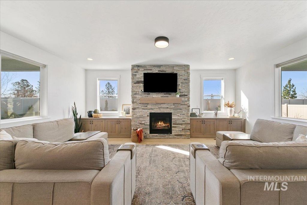 Photo of 1075 E Whitetail St, Kuna, ID 83634 (MLS # 98975822)