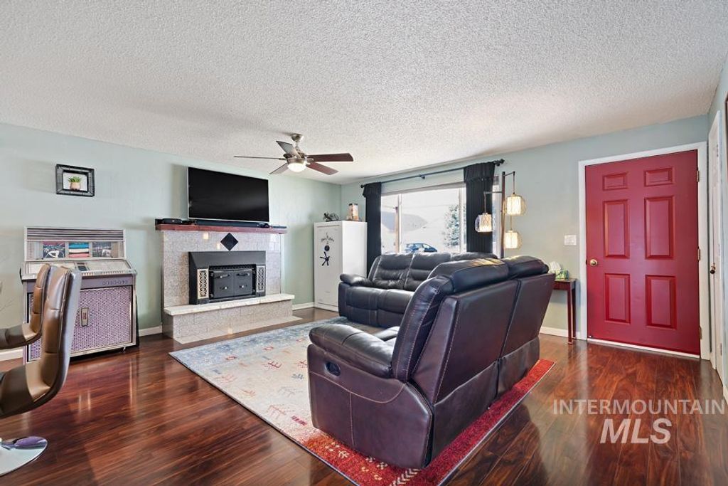 Photo of 1304 S Holly Street, Caldwell, ID 83686 (MLS # 98975061)