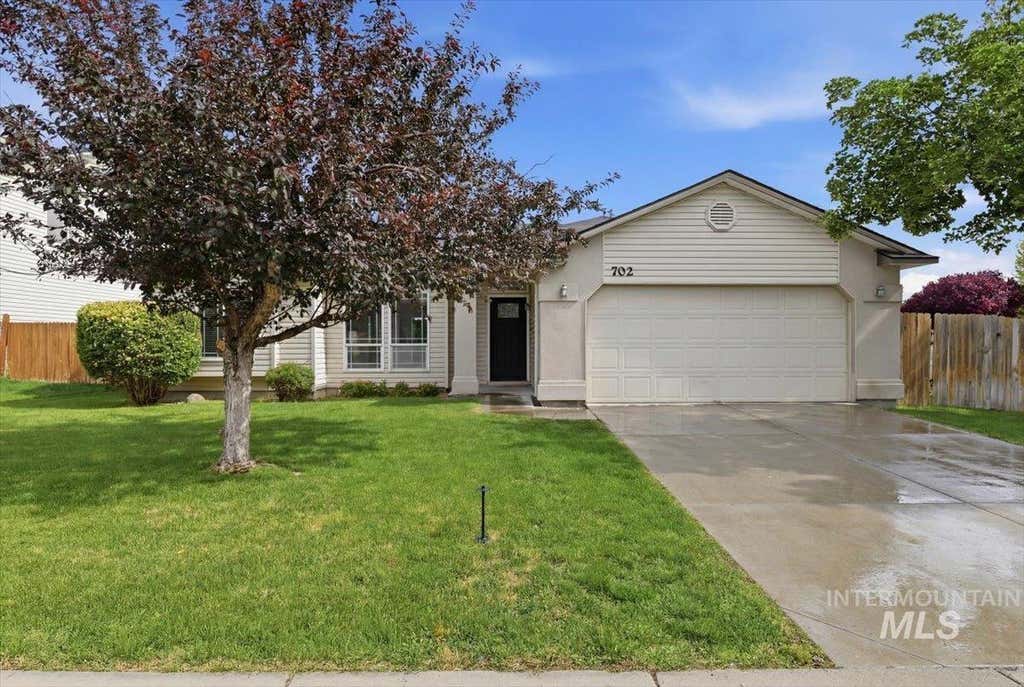 Photo of 702 W Crimson Loop, Nampa, ID 83686 (MLS # 98990938)