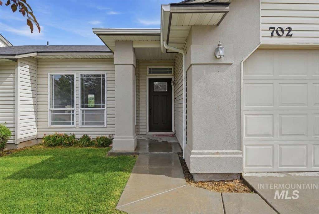 Photo of 702 W Crimson Loop, Nampa, ID 83686 (MLS # 98990938)