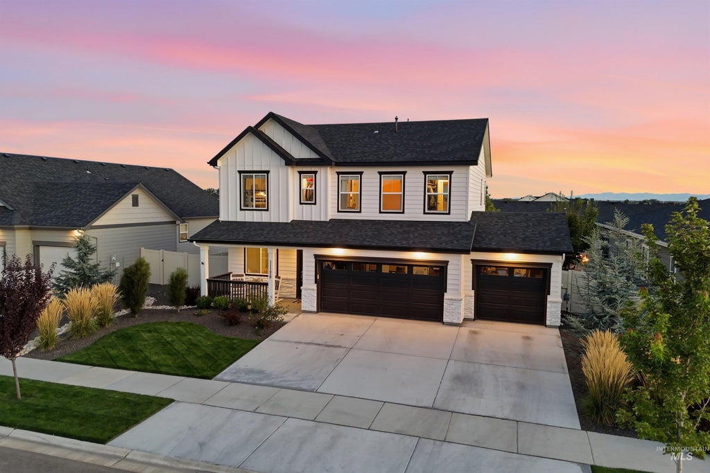 Photo of 11175 W Soaring Hawk Street, Star, ID 83669 (MLS # 99000294)