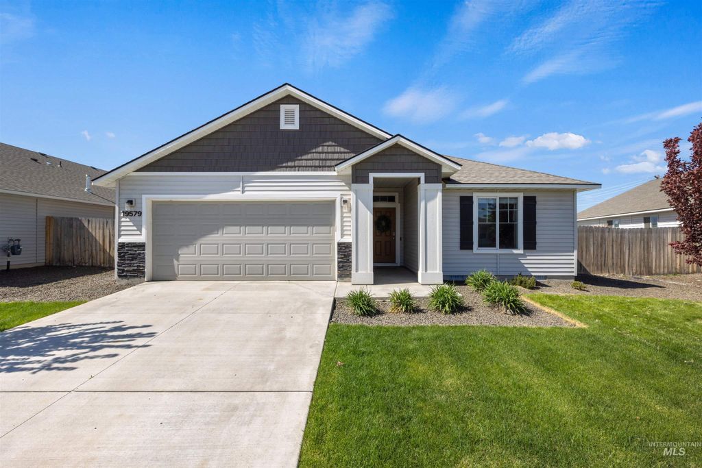Photo of 19579 Newhall Pl, Caldwell, ID 83605 (MLS # 98984598)