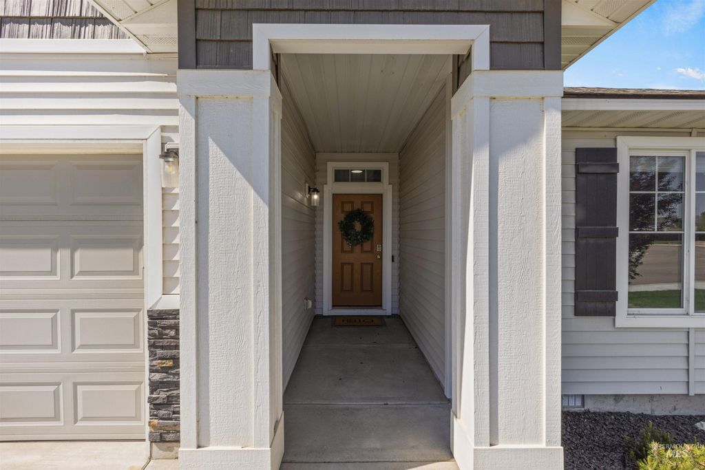 Photo of 19579 Newhall Pl, Caldwell, ID 83605 (MLS # 98984598)